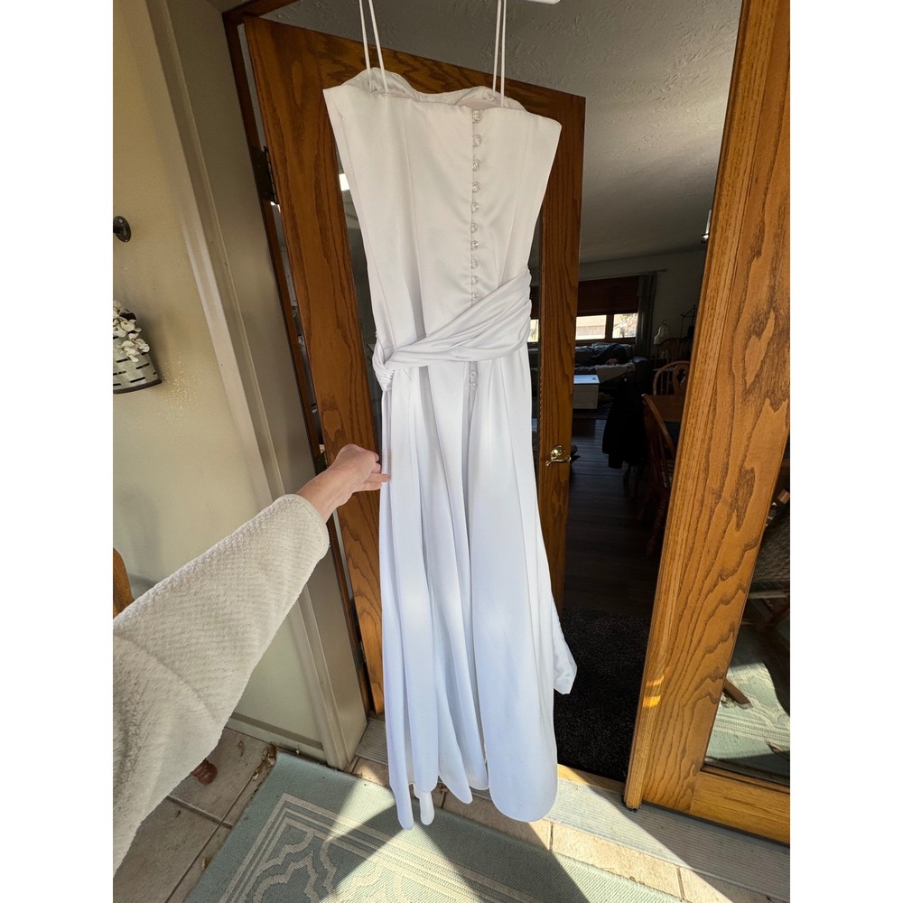 strapless satin white wedding gown from Essense of Australia with beading Size 8 - Picture 5 of 16